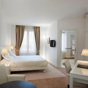 una-maison-milano.it-lombardy.com/